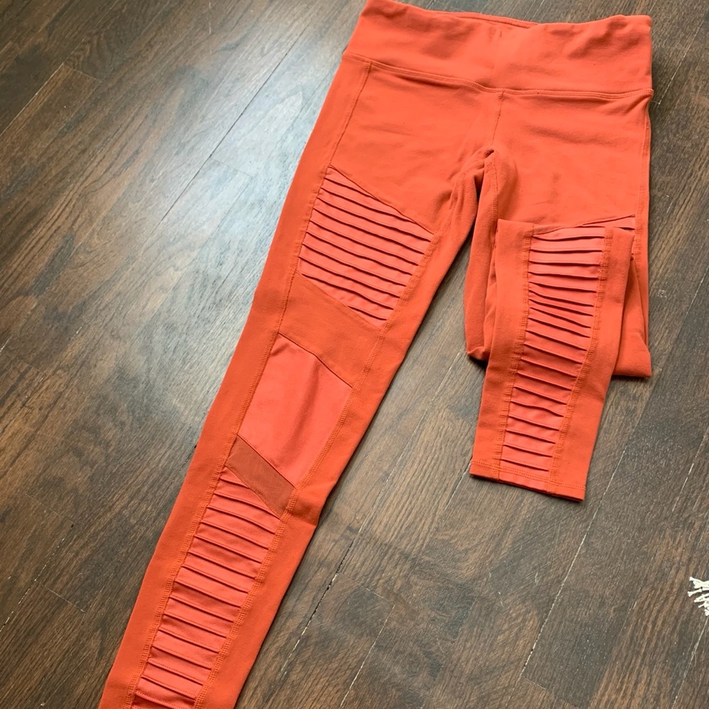ALO Yoga Moto Leggings